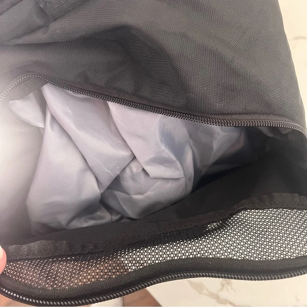 Under Armour, Black sports Duffel Bag